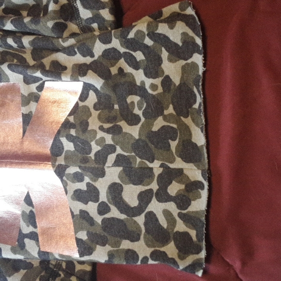 Victoria's Secret Pink Camouflage/Rose Gold lounge suit. - Picture 15 of 16